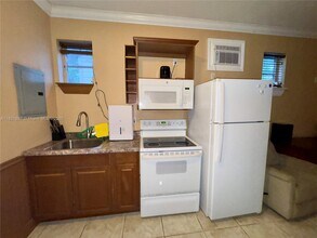 786 Bostwick Dr in Key Largo, FL - Building Photo - Building Photo