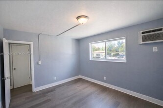 6080 W Flagler St in Miami, FL - Building Photo - Building Photo