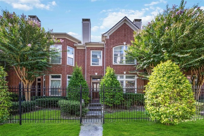 property at 2909 W Dallas St
