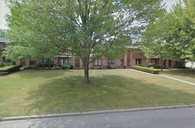 property at 1414 Maplecrest Dr