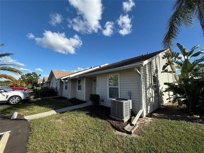 1839 Orange Blvd Way in Palm Harbor, FL - Building Photo - Building Photo