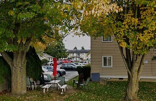 7930 272nd St NW in Stanwood, WA - Building Photo