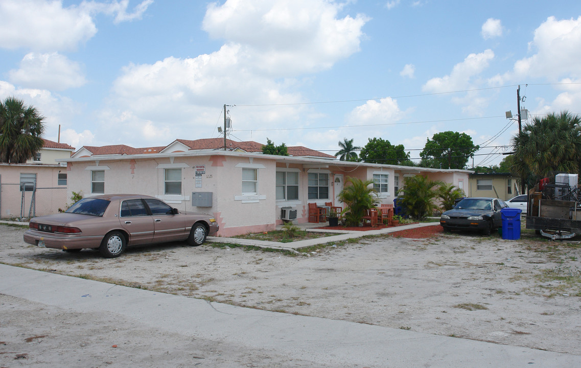 1225 NW 2nd St in Fort Lauderdale, FL - Building Photo