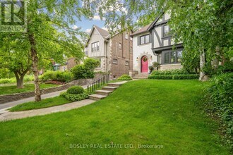 294 Douglas Dr in Toronto, ON - Building Photo - Building Photo