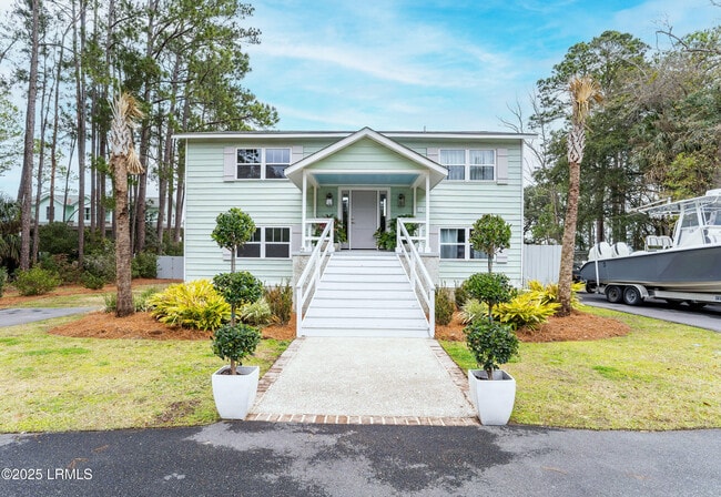property at 55 Coosaw River Dr