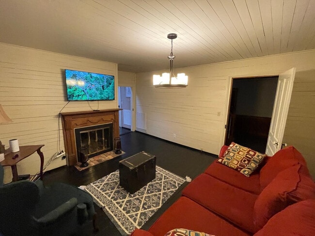 1920 Kelly Rd