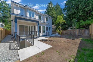 5238-5236 6 Ave in Delta, BC - Building Photo