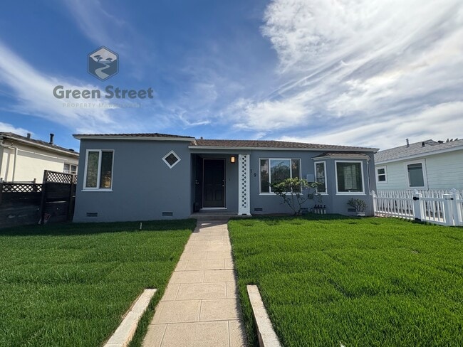 1719 Oliver Ave in San Diego, CA - Building Photo - Building Photo