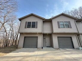 27 Cherry Hill in Hampton, IL - Building Photo