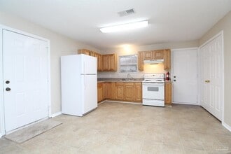 3740 Frontera Cir in Pensacola, FL - Building Photo - Building Photo