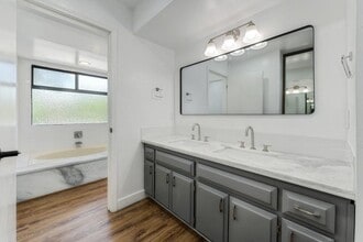 23986 Oakmont Way in Auburn, CA - Building Photo - Building Photo