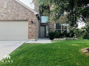 5813 Valley Haven Way in Fort Worth, TX - Building Photo - Building Photo