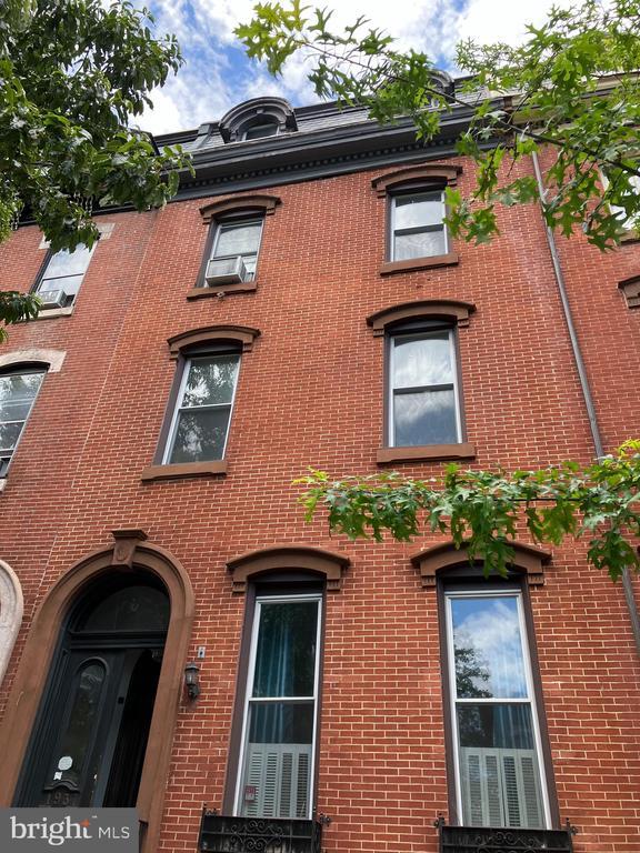 1937 Spring Garden St
