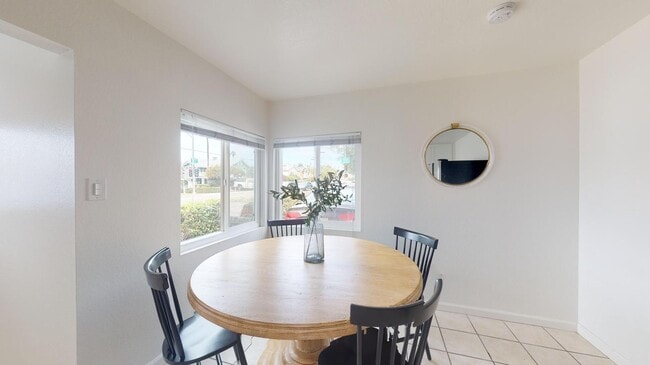 1605 Diamond St in San Diego, CA - Building Photo - Building Photo