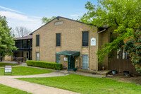 Premier Gardens Apartments in Fort Worth, TX - Building Photo - Building Photo