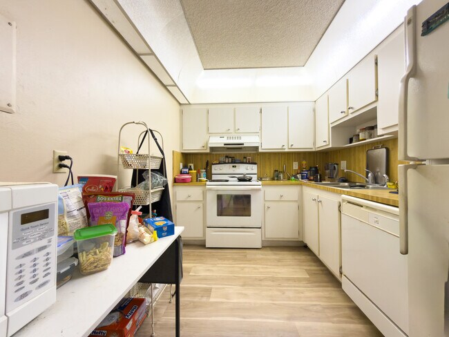 919 Hillcrest Dr, Unit 511 in Hollywood, FL - Building Photo - Building Photo