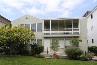 349 N Oakhurst Dr in Beverly Hills, CA - Building Photo - Building Photo