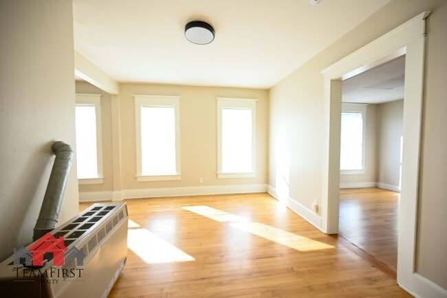 property at 205 N Maple St
