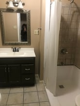 3468 SE Crestwater Dr in Topeka, KS - Foto de edificio - Building Photo