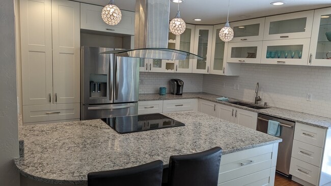 2023 Sterling Ave in West Menlo Park, CA - Building Photo - Building Photo