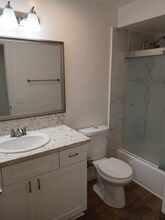 809 Amigos Way in Newport Beach, CA - Building Photo - Building Photo