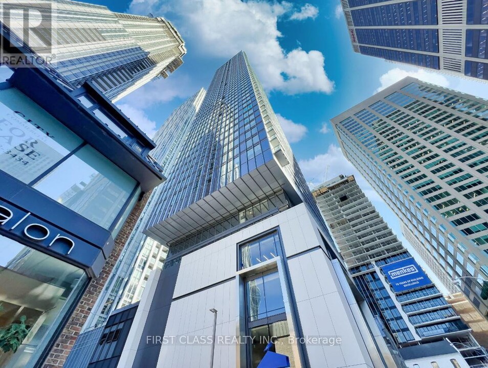 8-508 Cumberland St in Toronto, ON - Building Photo