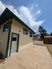 1123 N Hayes Ave in Pocatello, ID - Foto de edificio - Building Photo