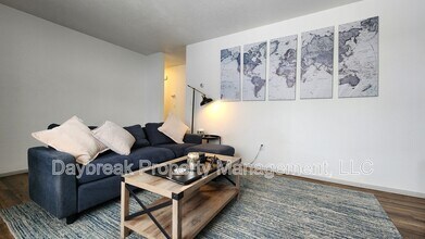 525 7th Ave E in West Fargo, ND - Building Photo - Building Photo