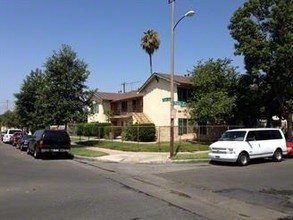 Pacific Avenue Apartments in Santa Ana, CA - Building Photo - Building Photo