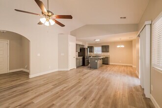 1137 Shady Run Terrace in Henderson, NV - Building Photo - Building Photo