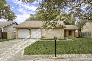 9439 Charter Point in San Antonio, TX - Building Photo