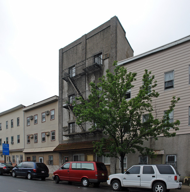 544 Market St in Newark, NJ - Foto de edificio - Building Photo