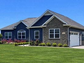 1285 Sweet Grass Trail N in Howell, MI - Building Photo