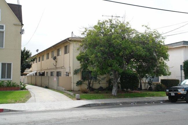 514 E Palmer Ave in Glendale, CA - Foto de edificio - Building Photo