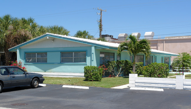 Courtyard at Pompano in Pompano Beach, FL - Building Photo - Building Photo