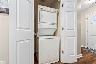 1477 N Donahue Dr in Auburn, AL - Building Photo - Building Photo