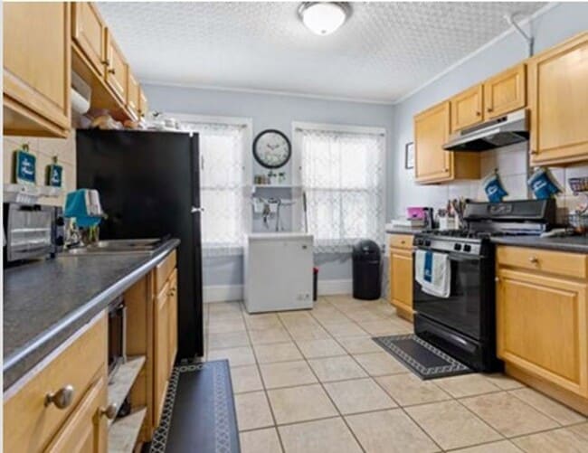 property at 39 Oxford St