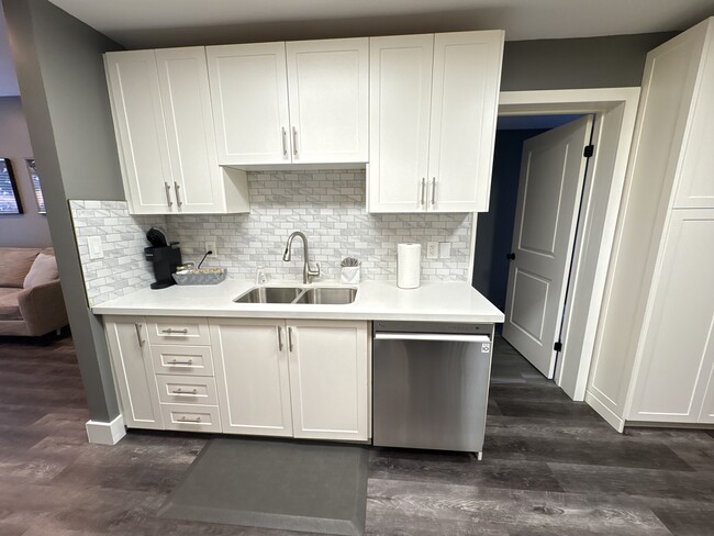 212 Rosslyn Ave N in Hamilton, ON - Building Photo - Building Photo