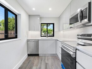 4020 NW 1st Ave in Miami, FL - Building Photo - Building Photo