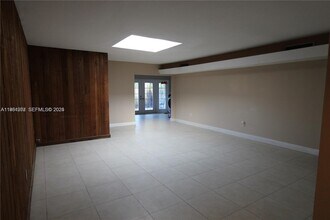 6713 Kingsmoor Way in Hialeah, FL - Building Photo - Building Photo