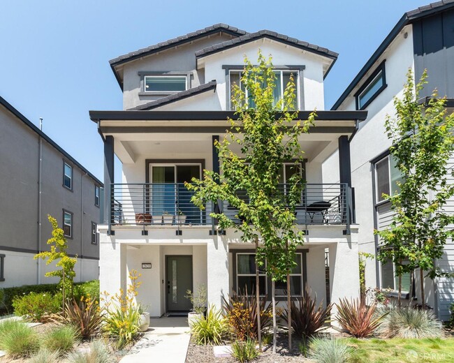 property at 2821 San Jacinto Ln