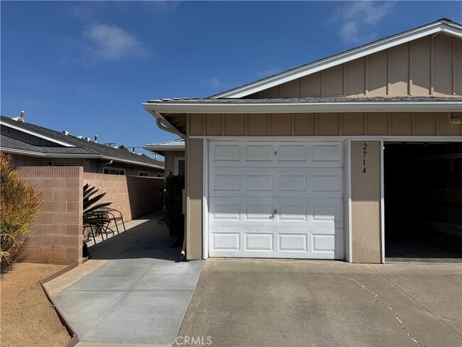 2714 Florida St, Unit 04-4212 in Huntington Beach, CA - Building Photo - Building Photo