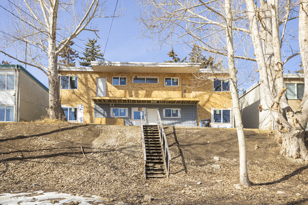 4428 4 St NW in Calgary, AB - Building Photo