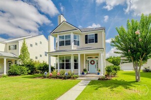 8 Bushwood Dr in Savannah, GA - Building Photo