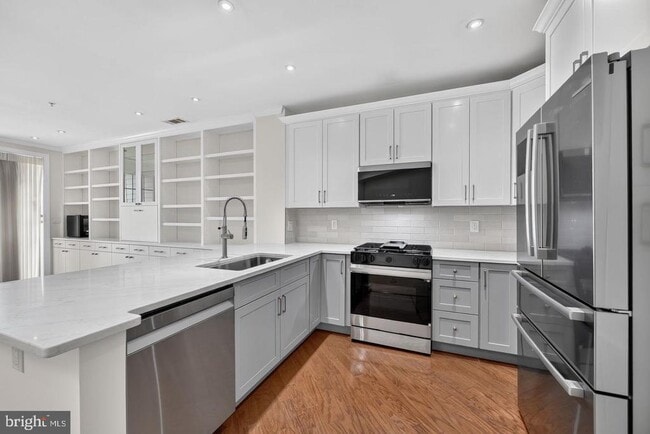 property at 400 Cameron Station Blvd