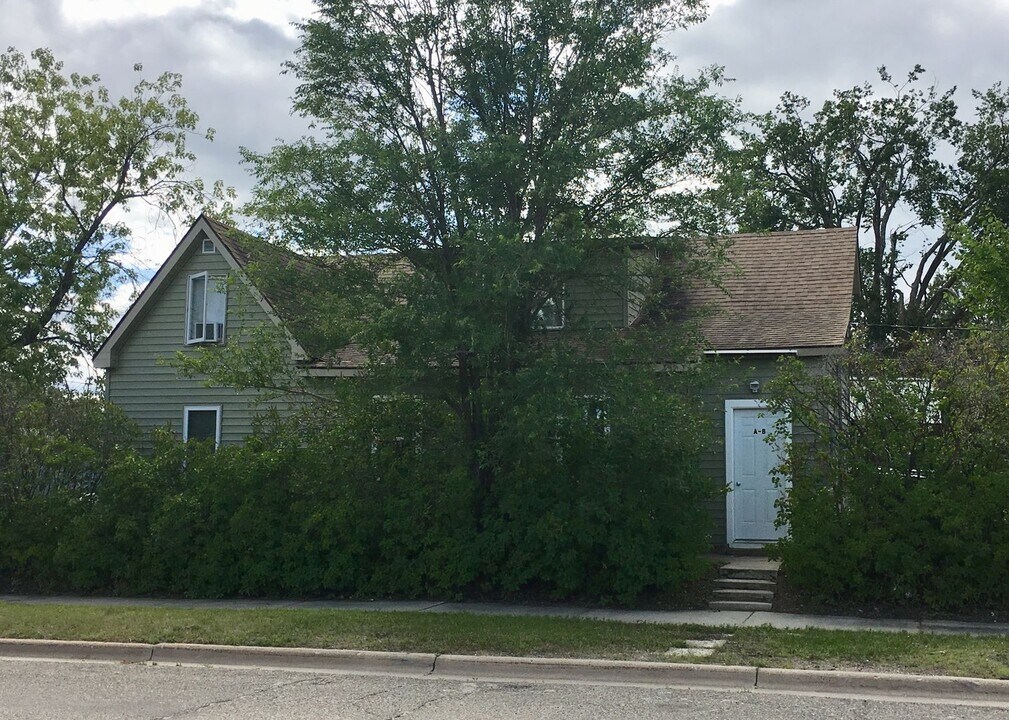 301 15th St NW in Bemidji, MN - Building Photo