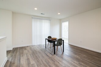 Fields of Aberdeen in Aberdeen, MD - Foto de edificio - Interior Photo