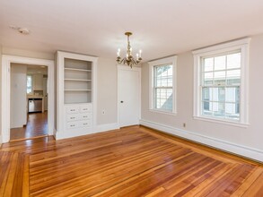 20 Prescott St, Unit 2 in Salem, MA - Foto de edificio - Building Photo