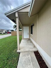11000 SW 10th Ct in Pembroke Pines, FL - Building Photo - Building Photo