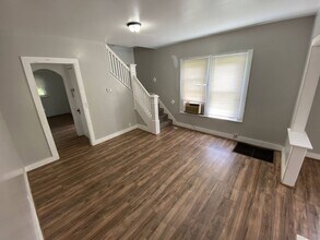 1023-1025 Clover St in Dayton, OH - Building Photo - Building Photo
